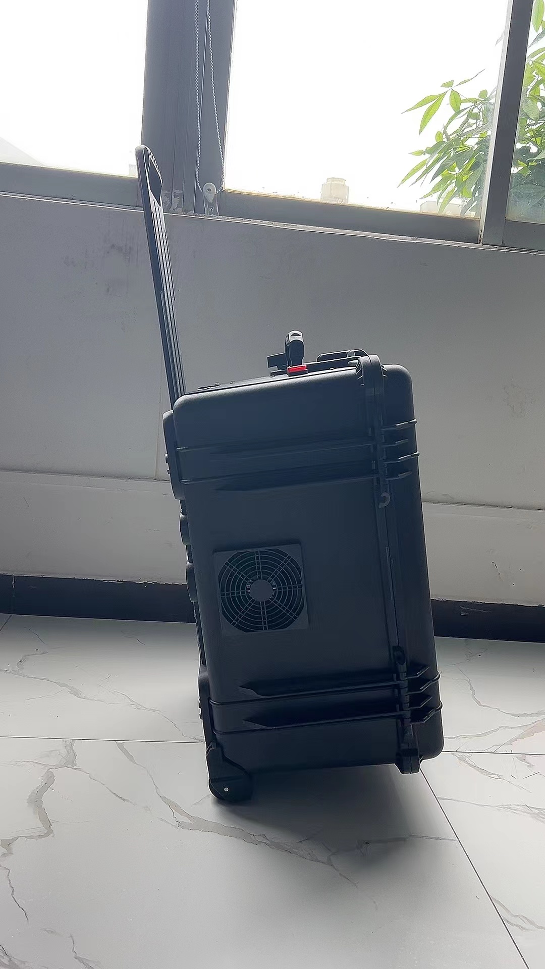恩平手拉箱型移动通信干扰器